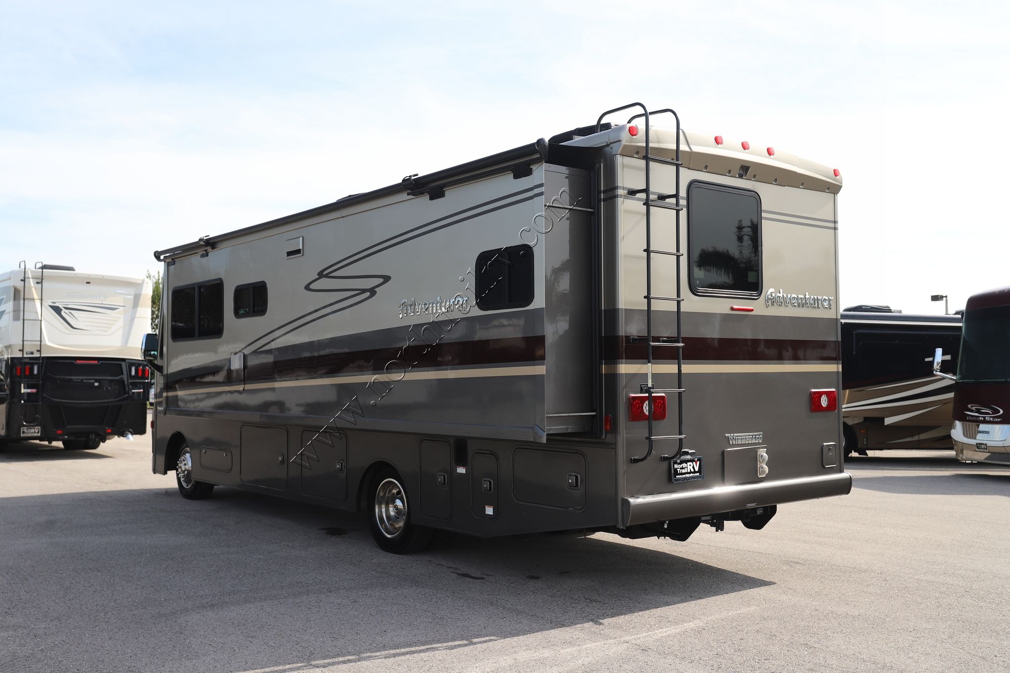 Used 2022 Winnebago Adventurer 29B Class A  For Sale