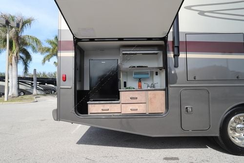 2022 Winnebago Adventurer 29B