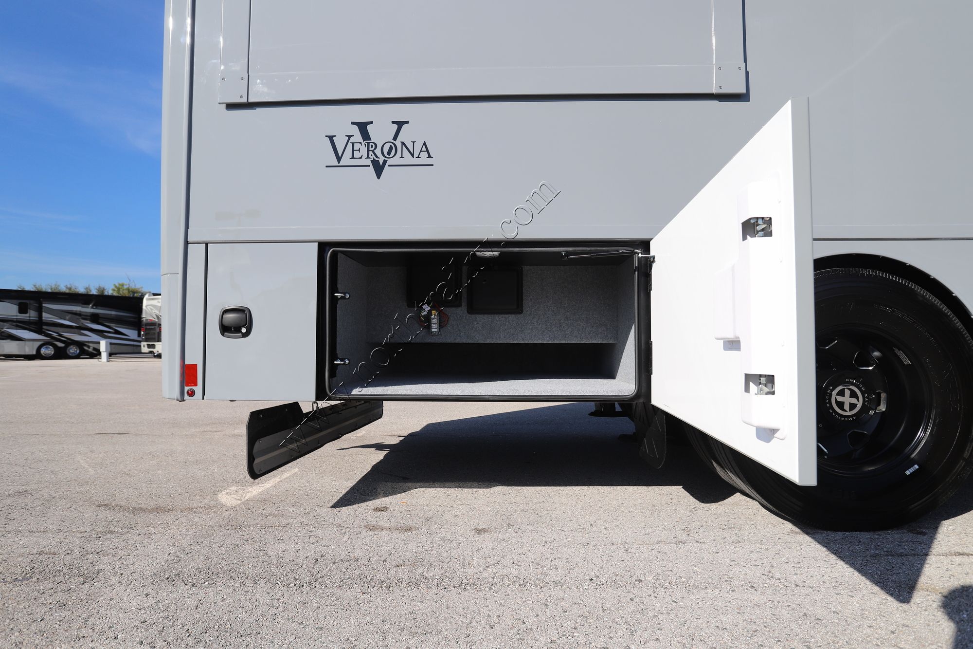 New 2025 Renegade Rv Verona 36VSB Super C  For Sale