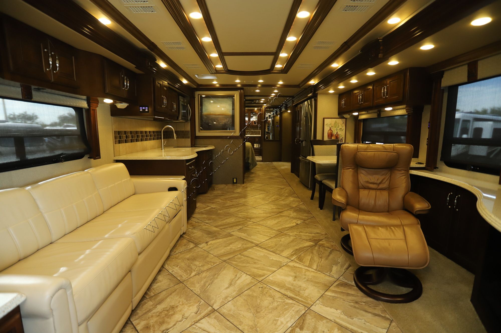 Used 2014 American Coach Tradition 42G Class A  For Sale