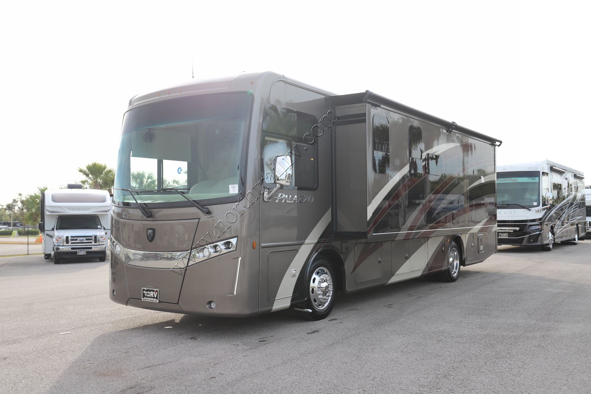 Used 2020 Thor Palazzo 33.2 Class A  For Sale