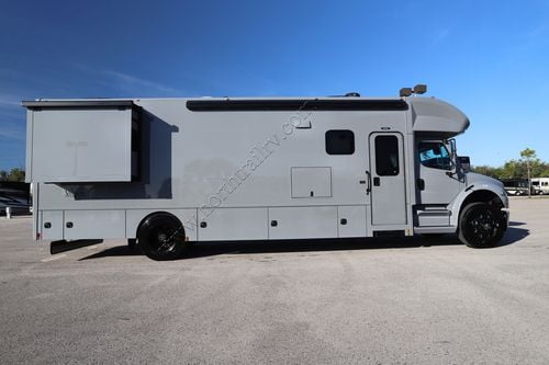 2025 Renegade Rv Verona 36VSB Super C