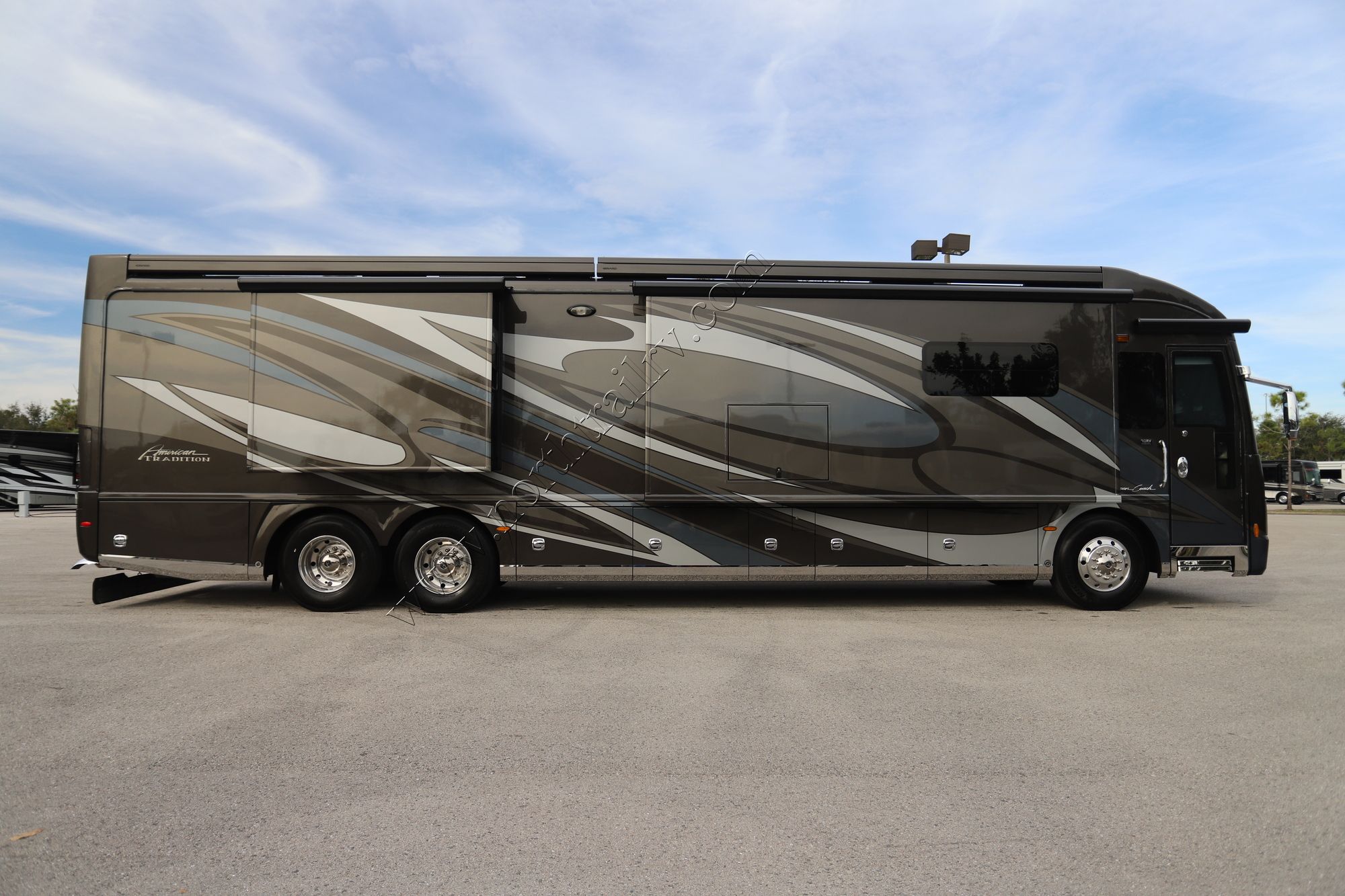 Used 2014 American Coach Tradition 42G Class A  For Sale