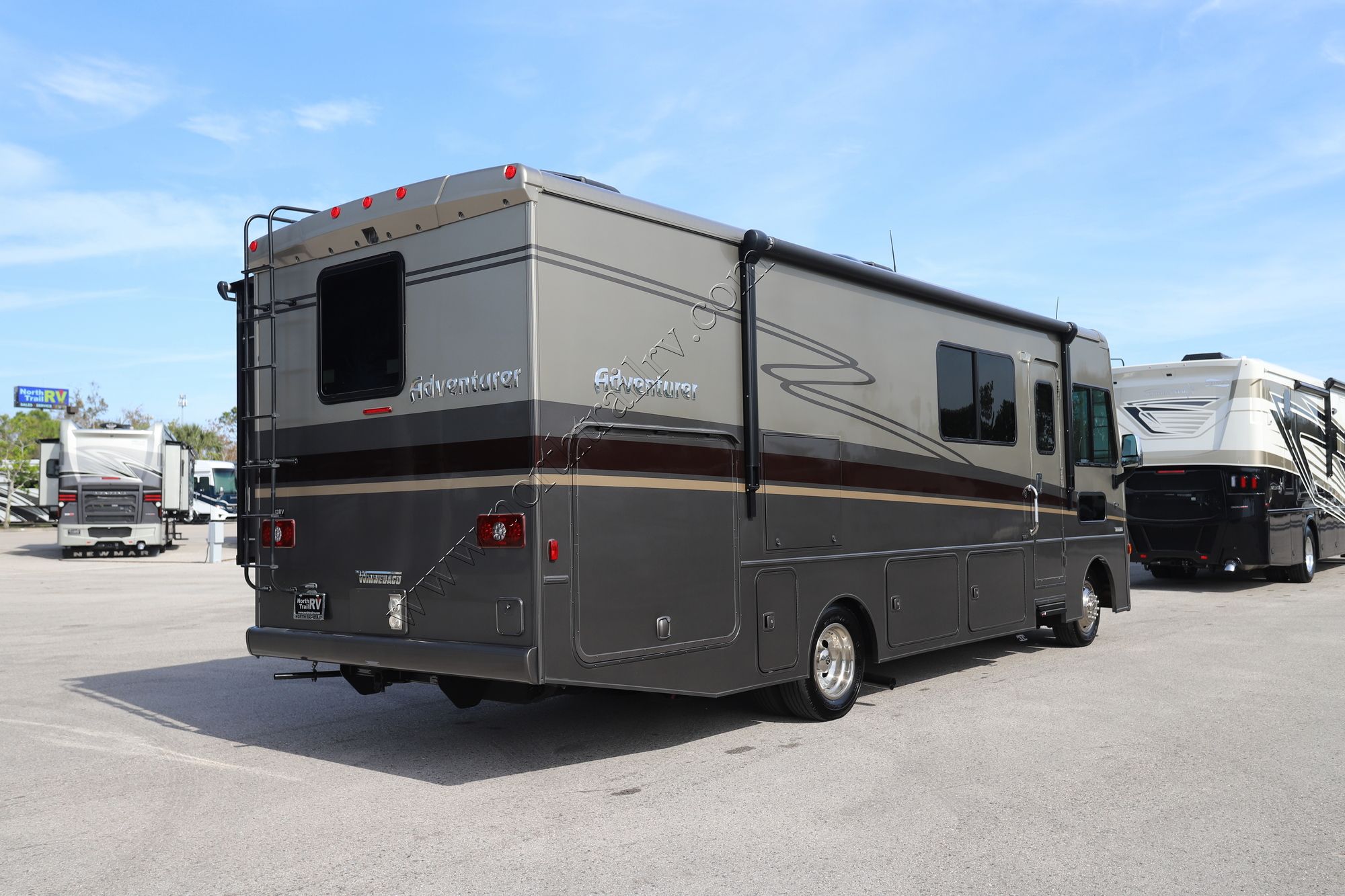 Used 2022 Winnebago Adventurer 29B Class A  For Sale