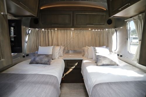 2025 Airstream Classic 30RB