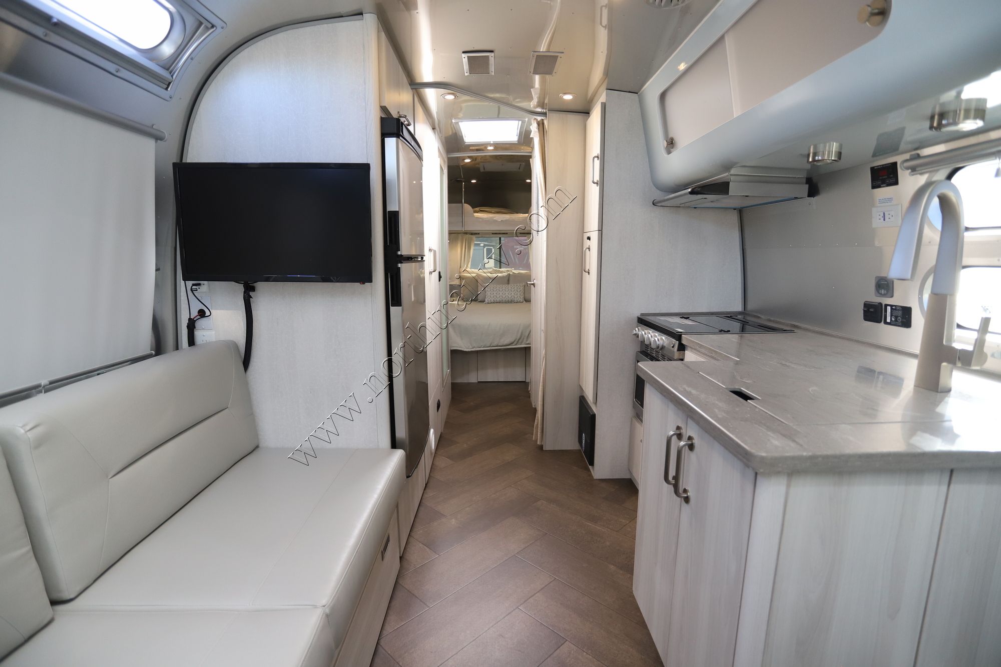 2023 Airstream International 27FBQ Travel Trailer Used  For Sale