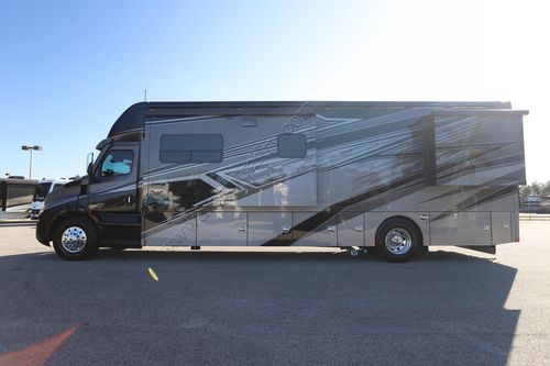 2025 Renegade Rv Explorer 38EMB Super C