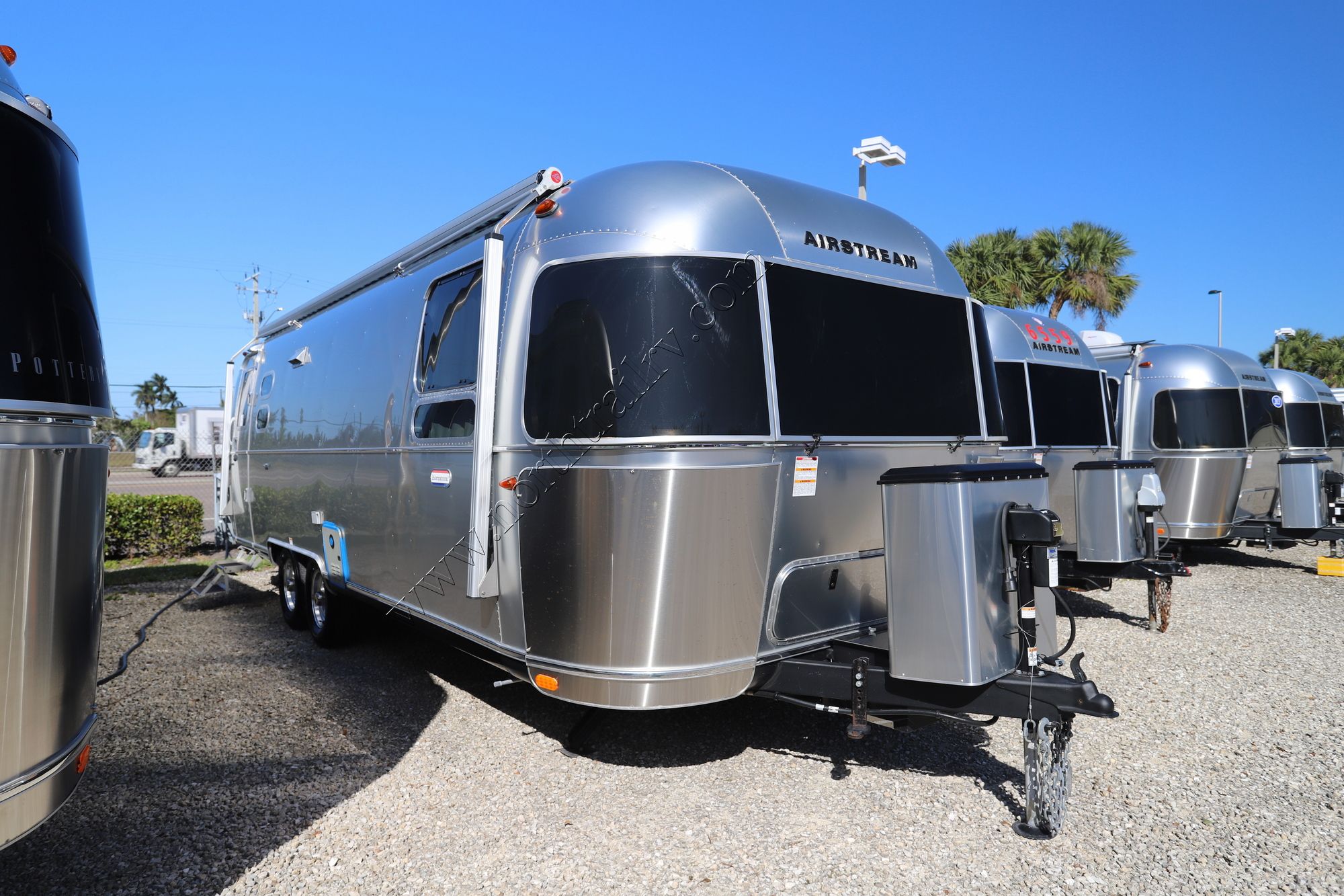 2023 Airstream International 27FBQ Travel Trailer Used  For Sale