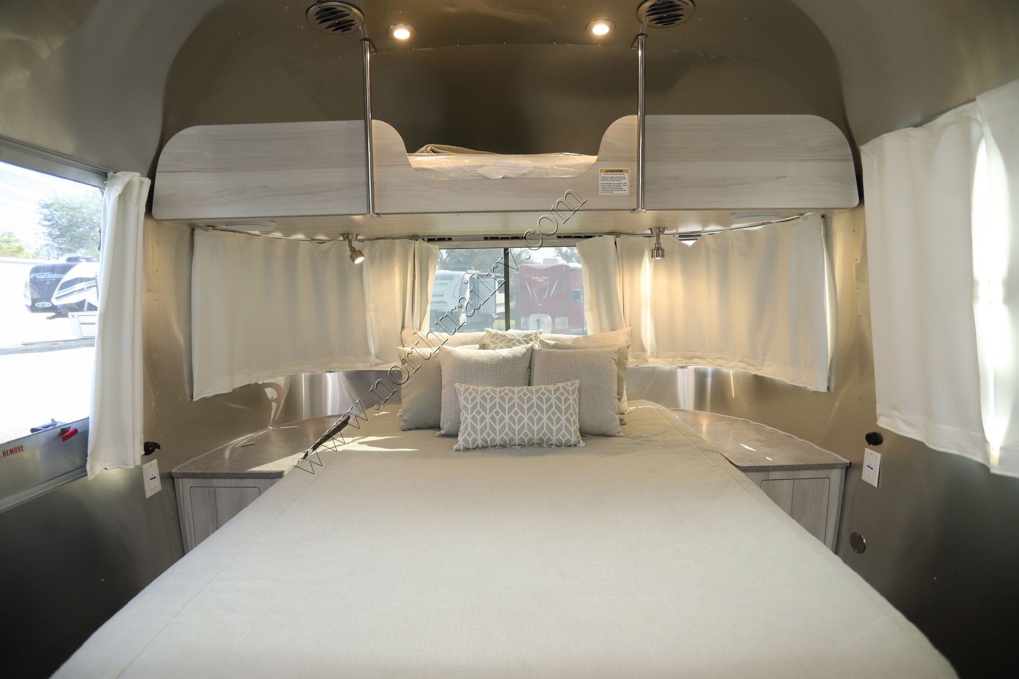 2023 Airstream International 27FBQ Travel Trailer Used  For Sale