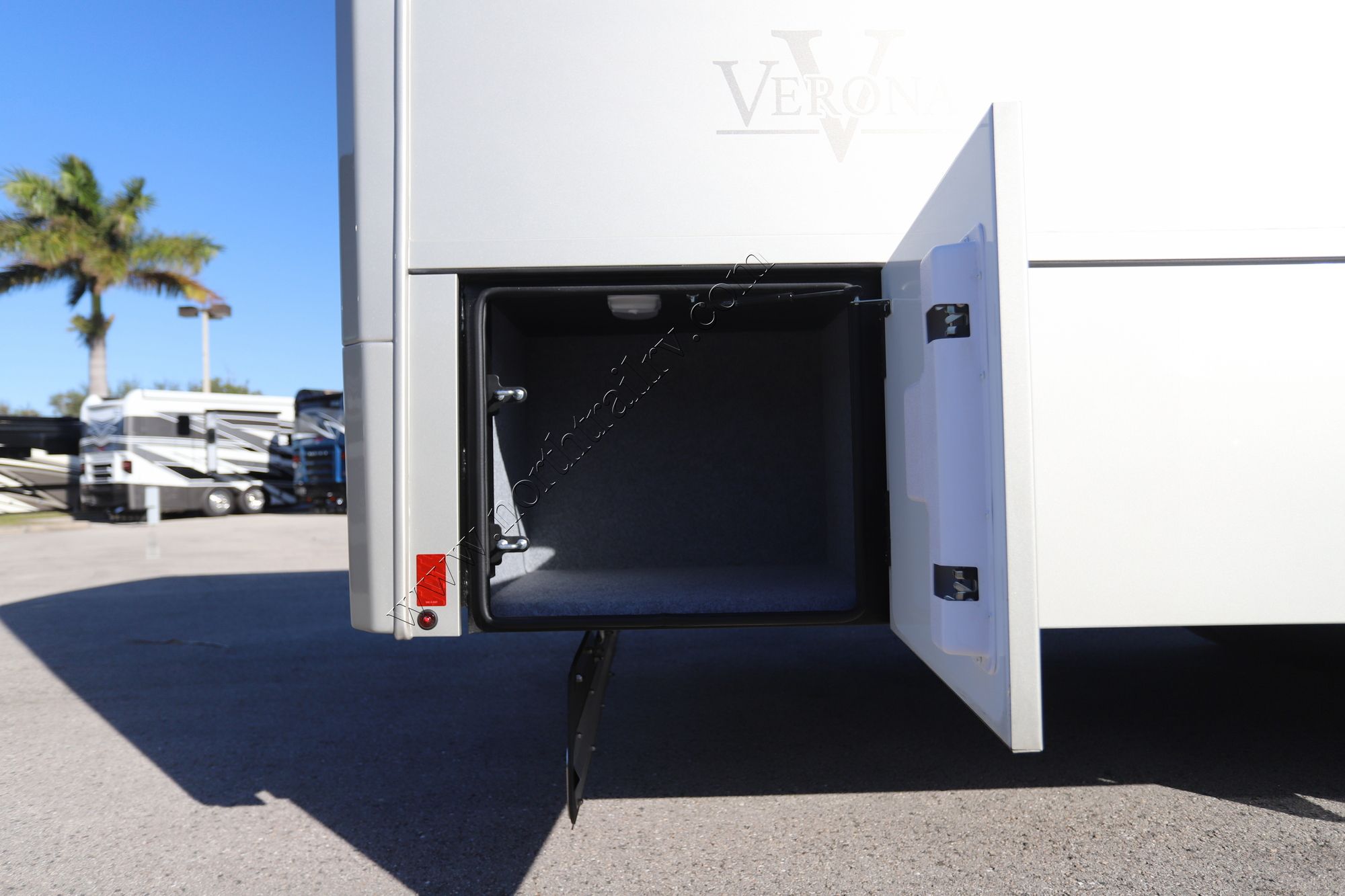 New 2025 Renegade Rv Verona 40VTS Super C  For Sale