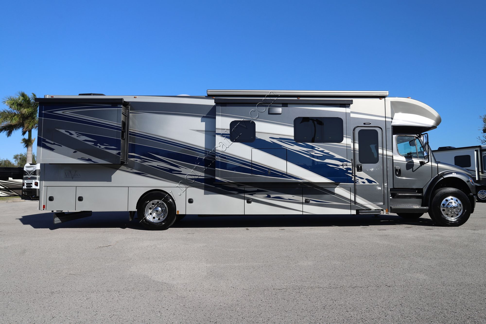 New 2025 Renegade Rv Verona 40VTS Super C  For Sale