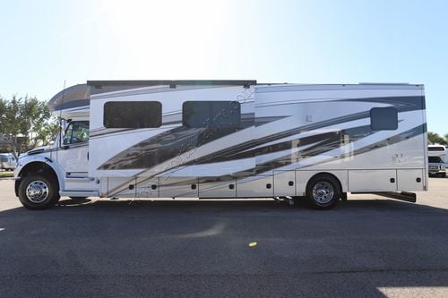 2025 Renegade Rv Verona 40VTS