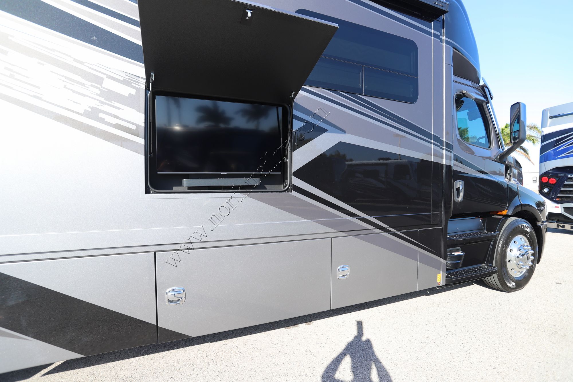 New 2025 Renegade Rv Explorer 38EMB Super C  For Sale