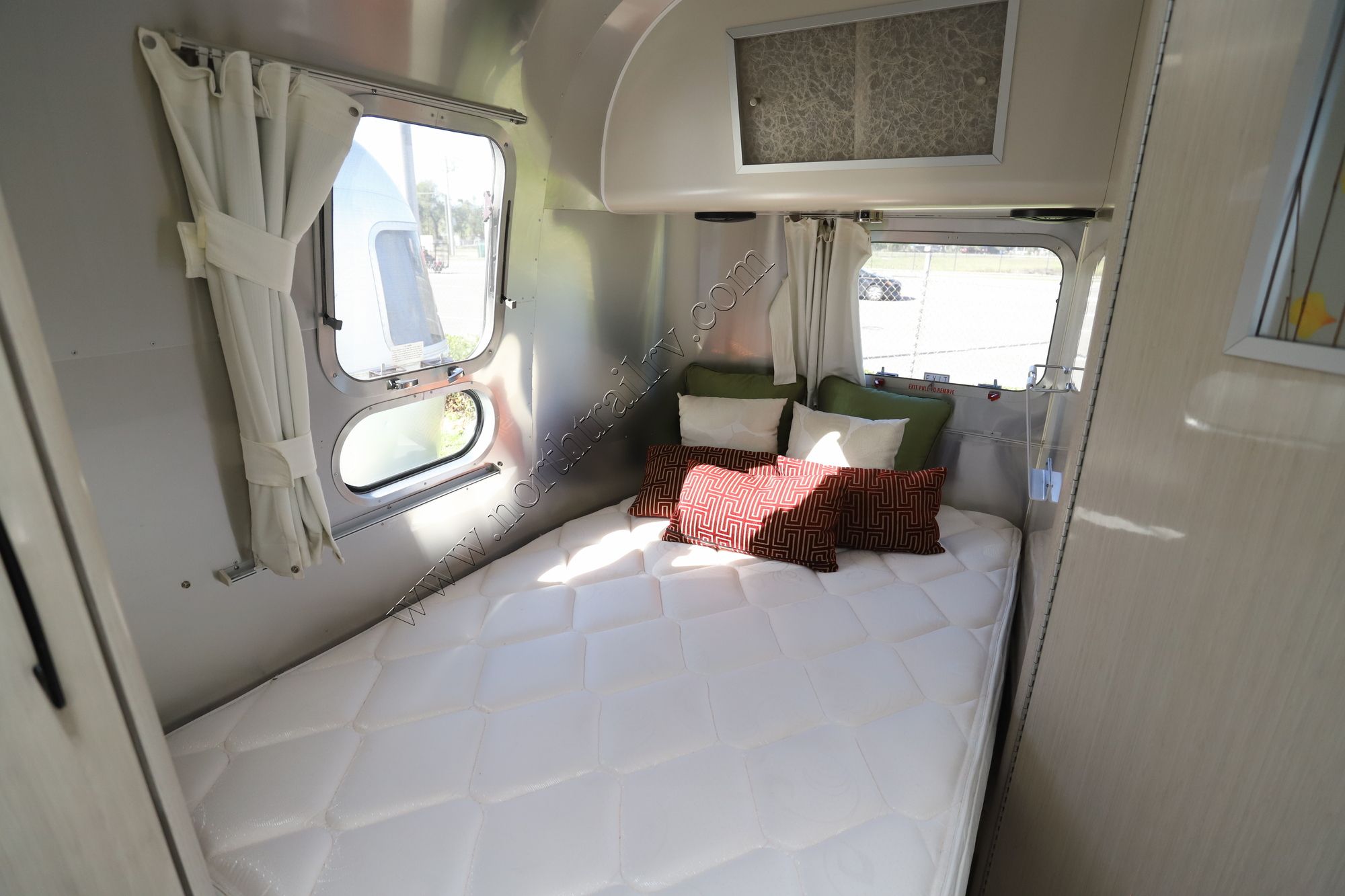 2018 Airstream Intl Serenity 23CB Travel Trailer Used  For Sale