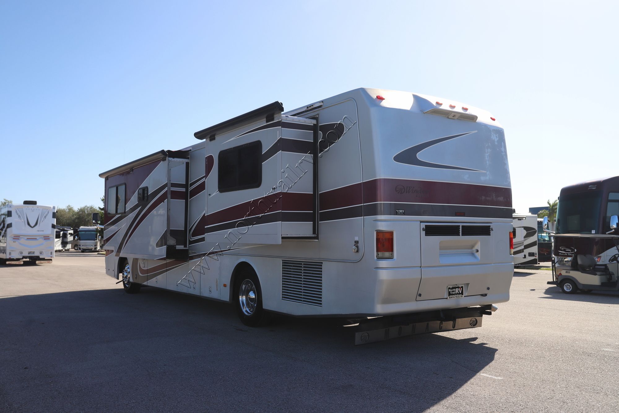 Used 2001 Monaco Windsor 40PBD Class A  For Sale