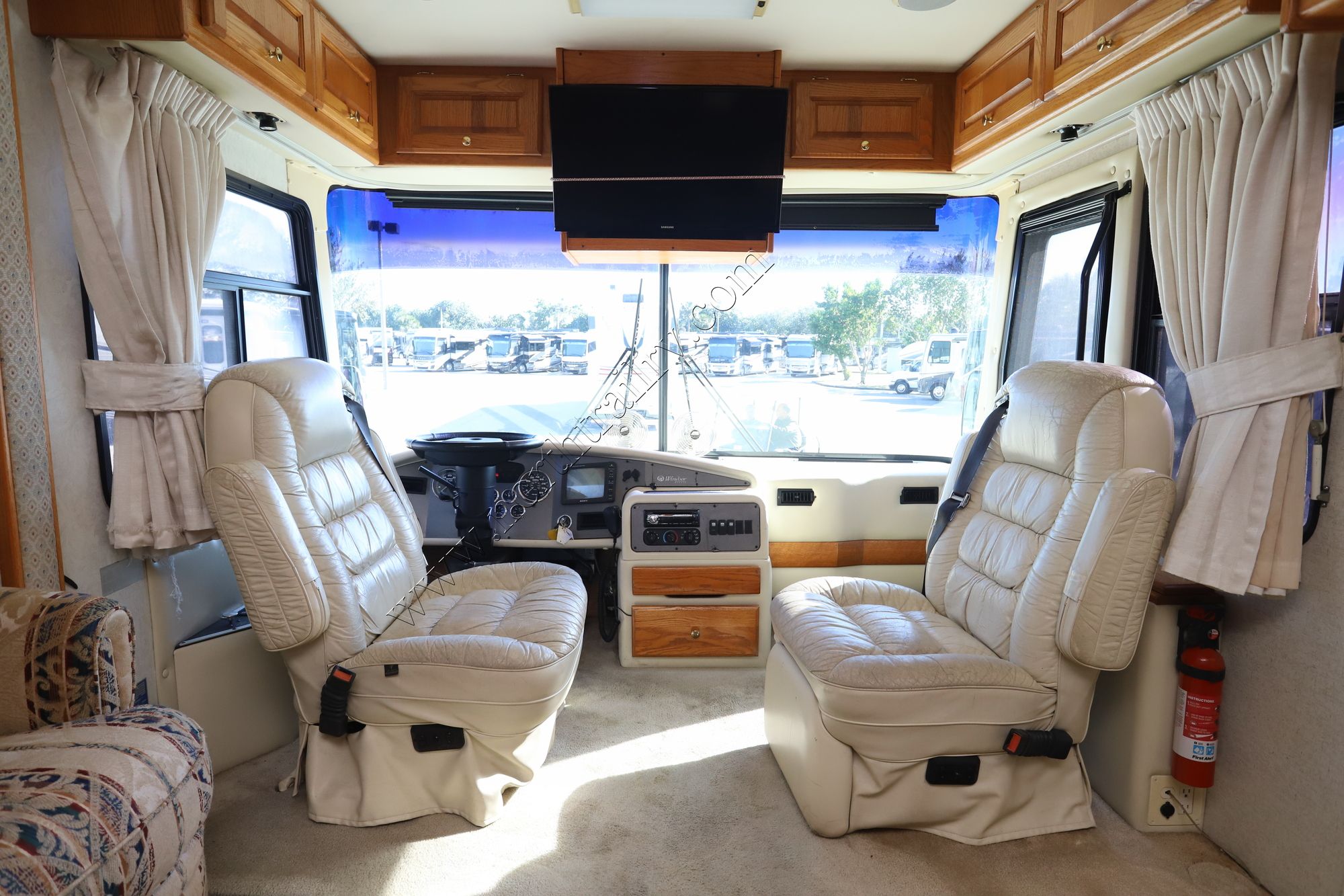 Used 2001 Monaco Windsor 40PBD Class A  For Sale