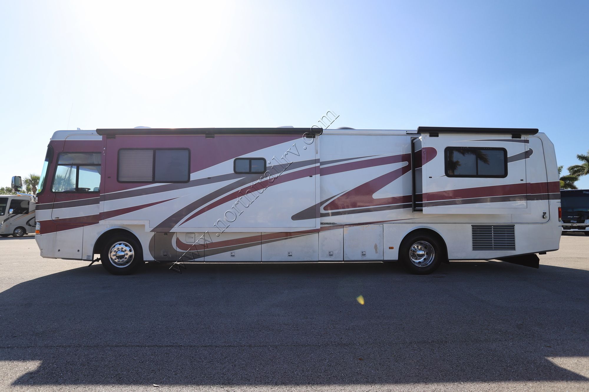 Used 2001 Monaco Windsor 40PBD Class A  For Sale