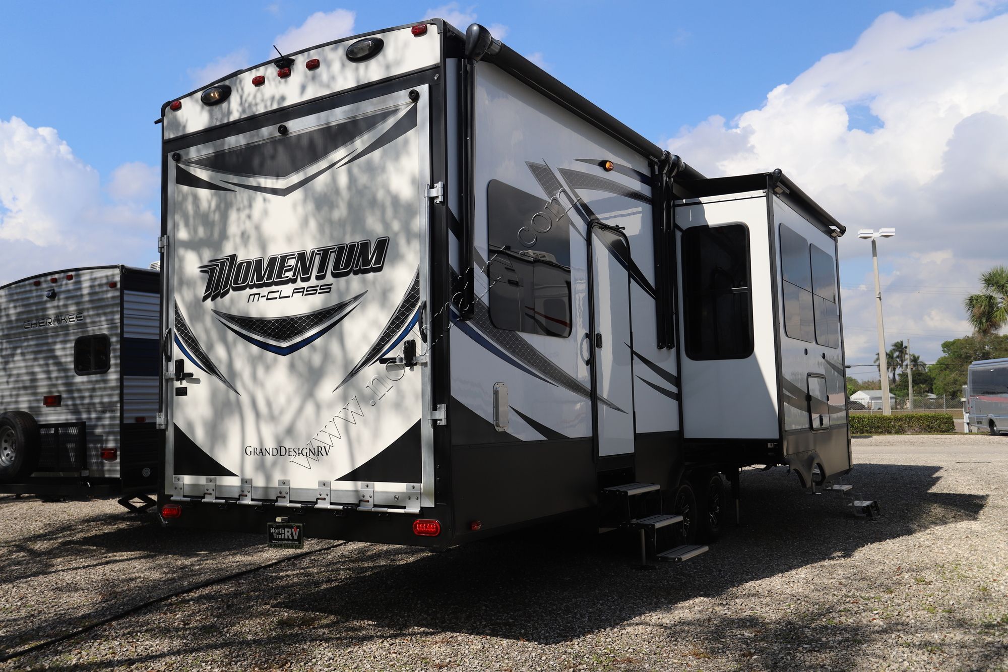 Used 2016 Grand Design Momentum 350M Fifth Wheel  For Sale