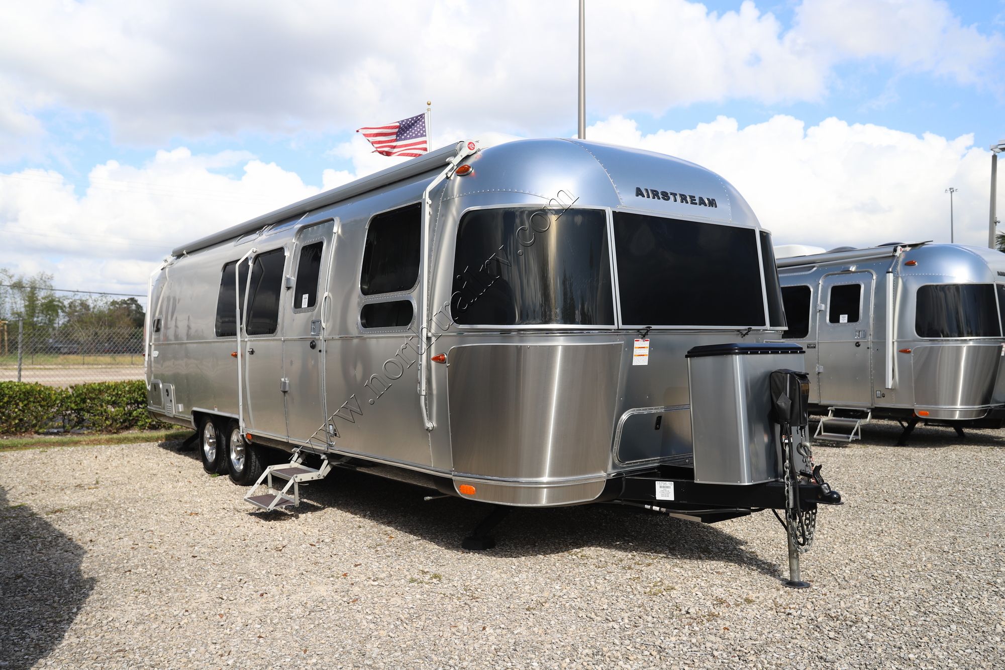 Used 2022 Airstream Flying Cloud 30FB BUNK Travel Trailer  For Sale