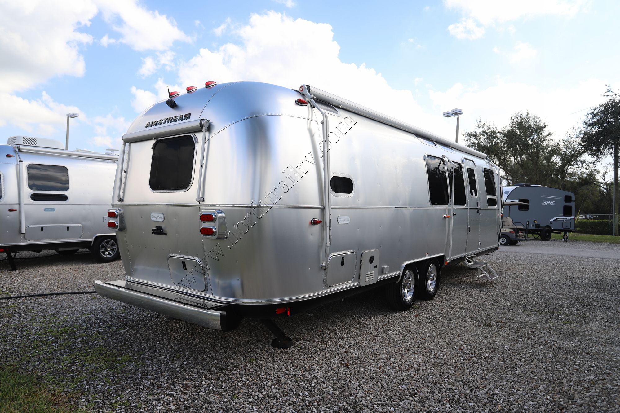 Used 2022 Airstream Flying Cloud 30FB BUNK Travel Trailer  For Sale