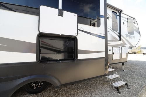 2016 Grand Design Momentum 350M