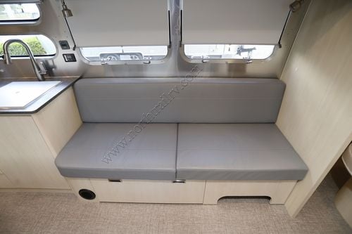 2022 Airstream Flying Cloud 30FB BUNK