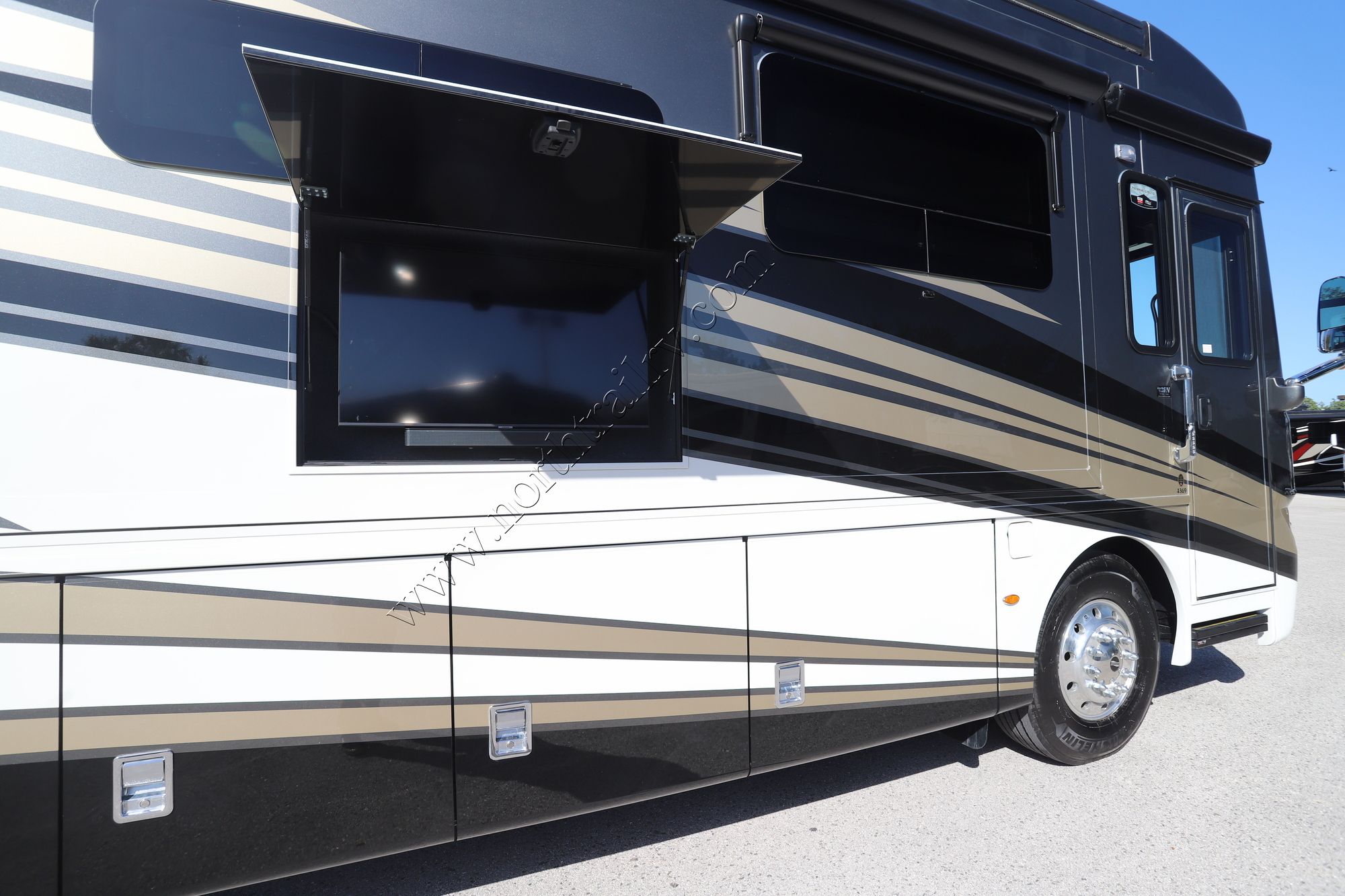 New 2024 Newmar Ventana 4369 Class A  For Sale