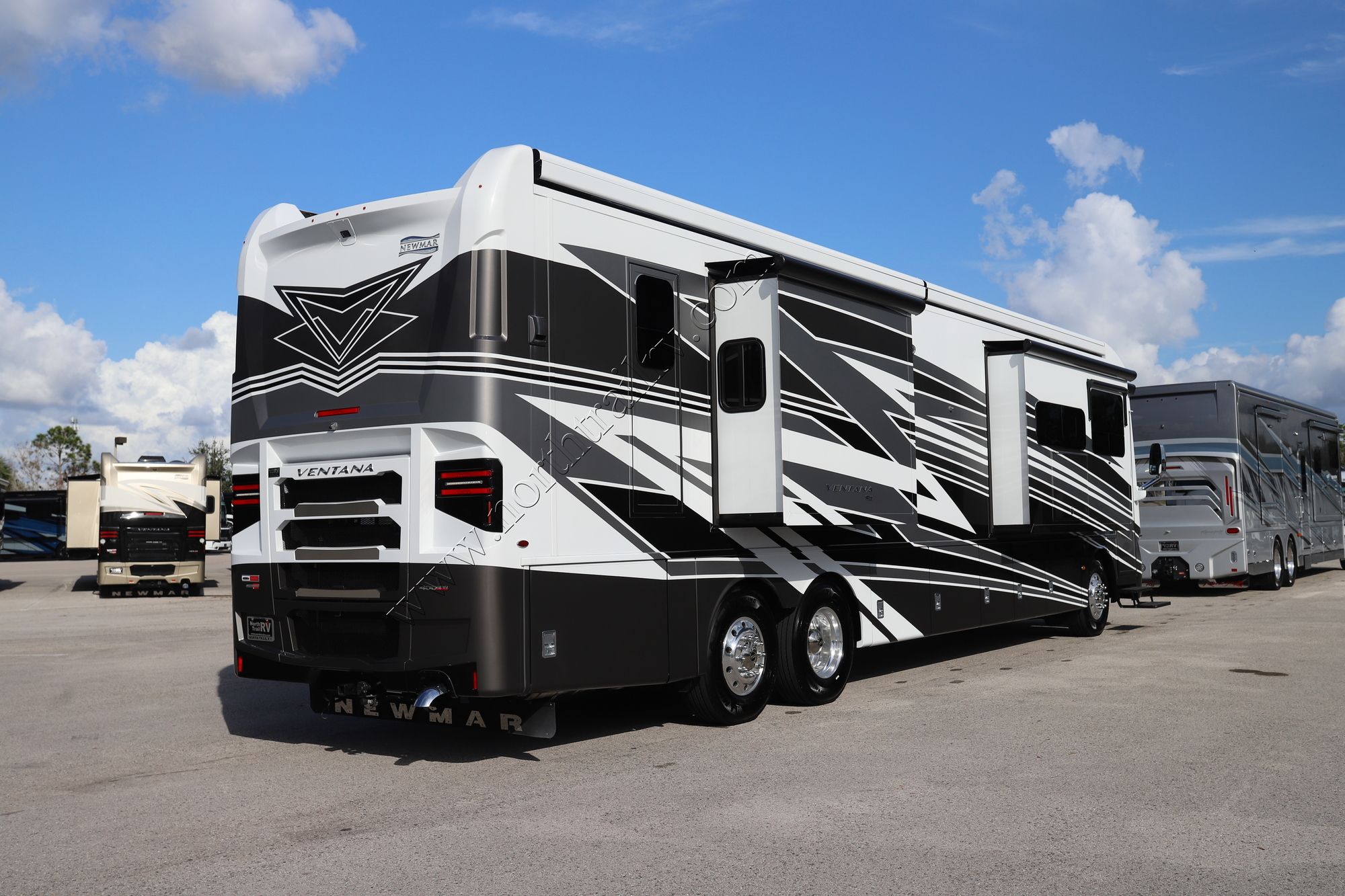 New 2024 Newmar Ventana 4326 Class A  For Sale