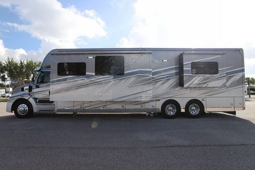 2025 Renegade Rv Xl 45DBM