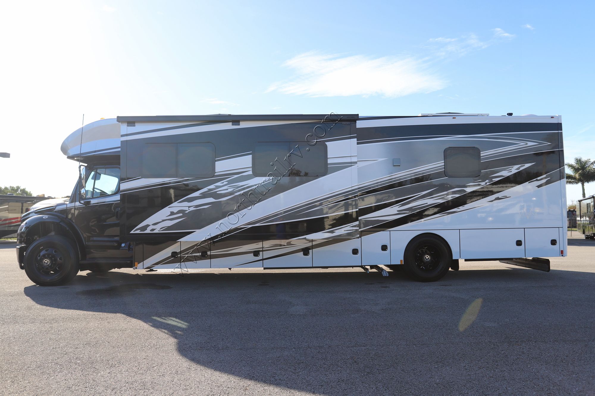 New 2025 Renegade Rv Verona 40VRB Super C  For Sale