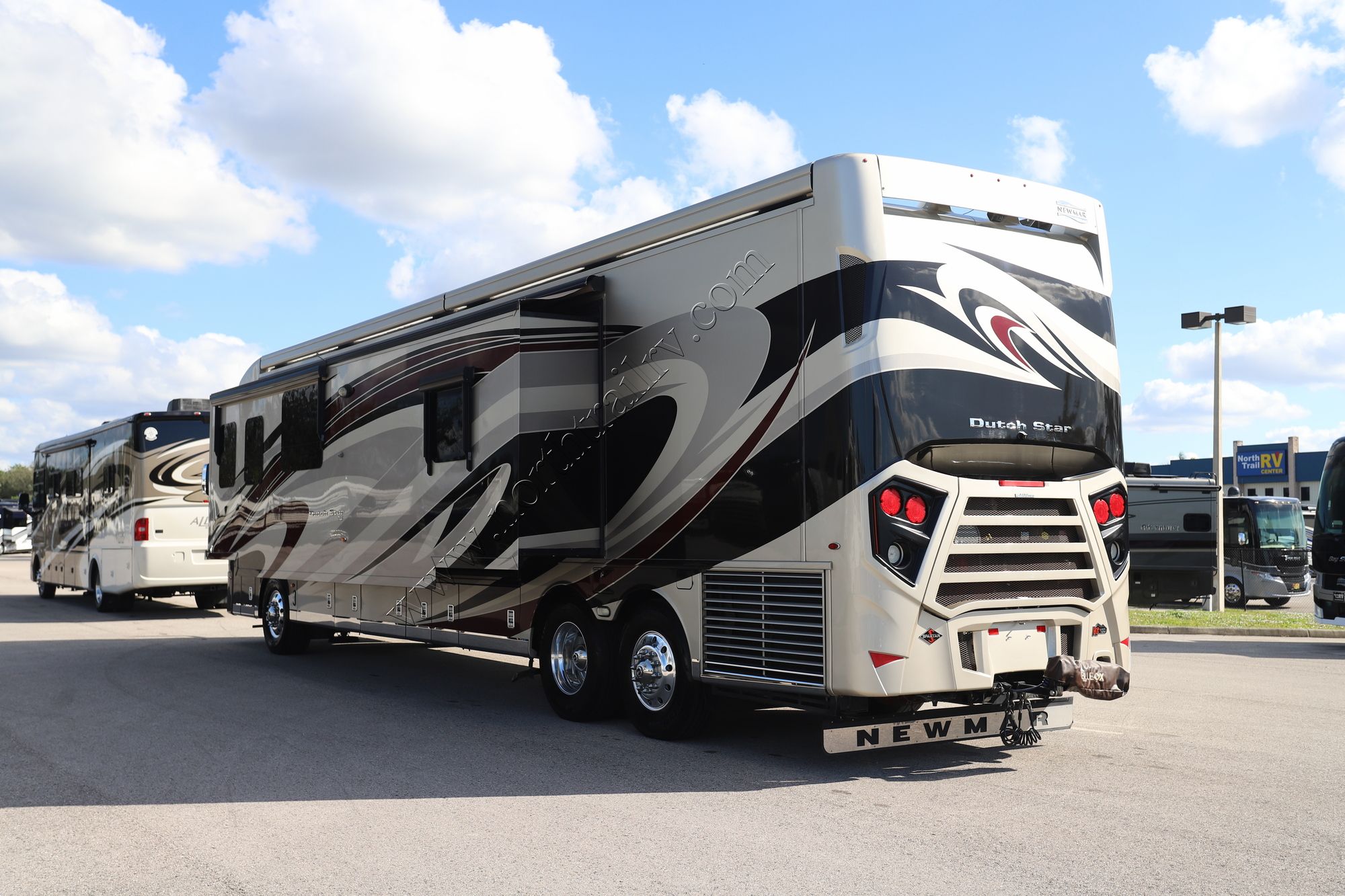 Used 2019 Newmar Dutch Star 4328 Class A  For Sale