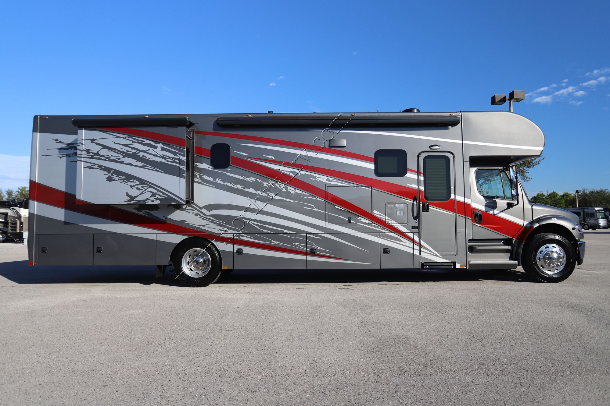 Used 2021 Renegade Rv Valencia 38RB Super C  For Sale