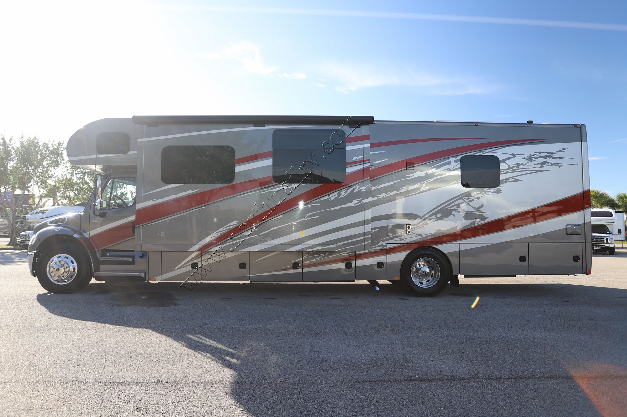 Used 2021 Renegade Rv Valencia 38RB Super C  For Sale