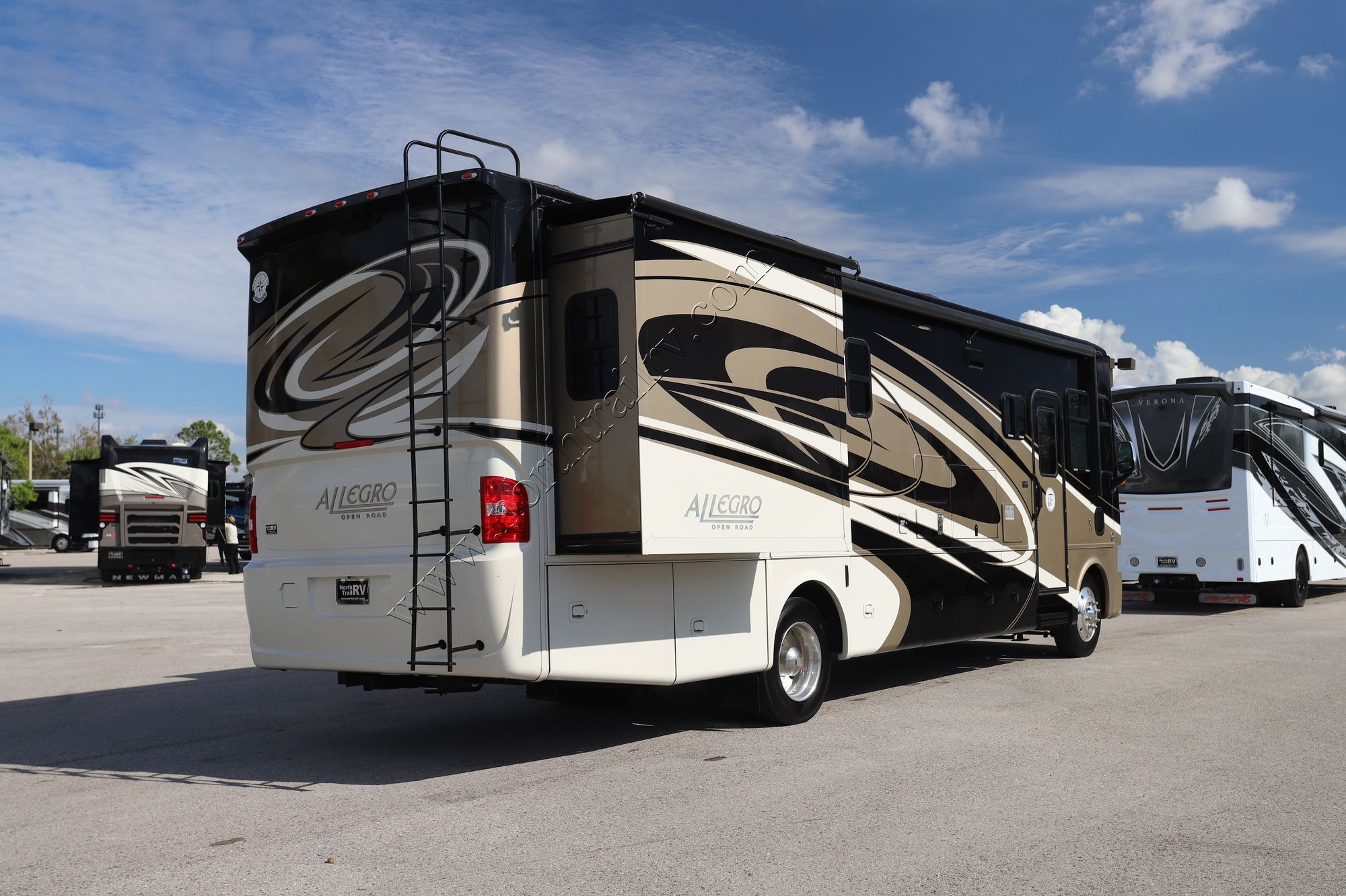 Used 2015 Tiffin Motor Homes Allegro 32SA Class A  For Sale