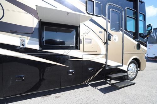 2015 Tiffin Motor Homes Allegro 32SA