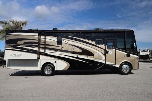 2015 Tiffin Motor Homes Allegro 32SA