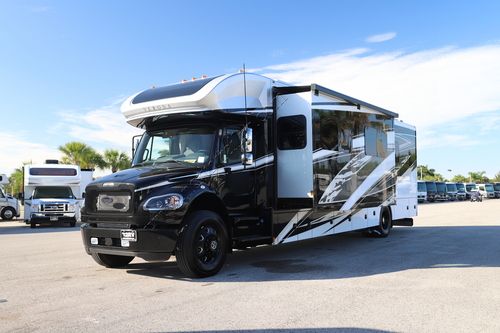 2025 Renegade Rv Verona 40VRB Super C