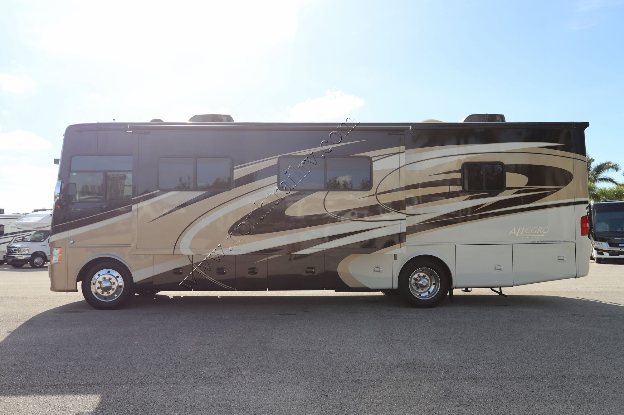 Used 2015 Tiffin Motor Homes Allegro 32SA Class A  For Sale