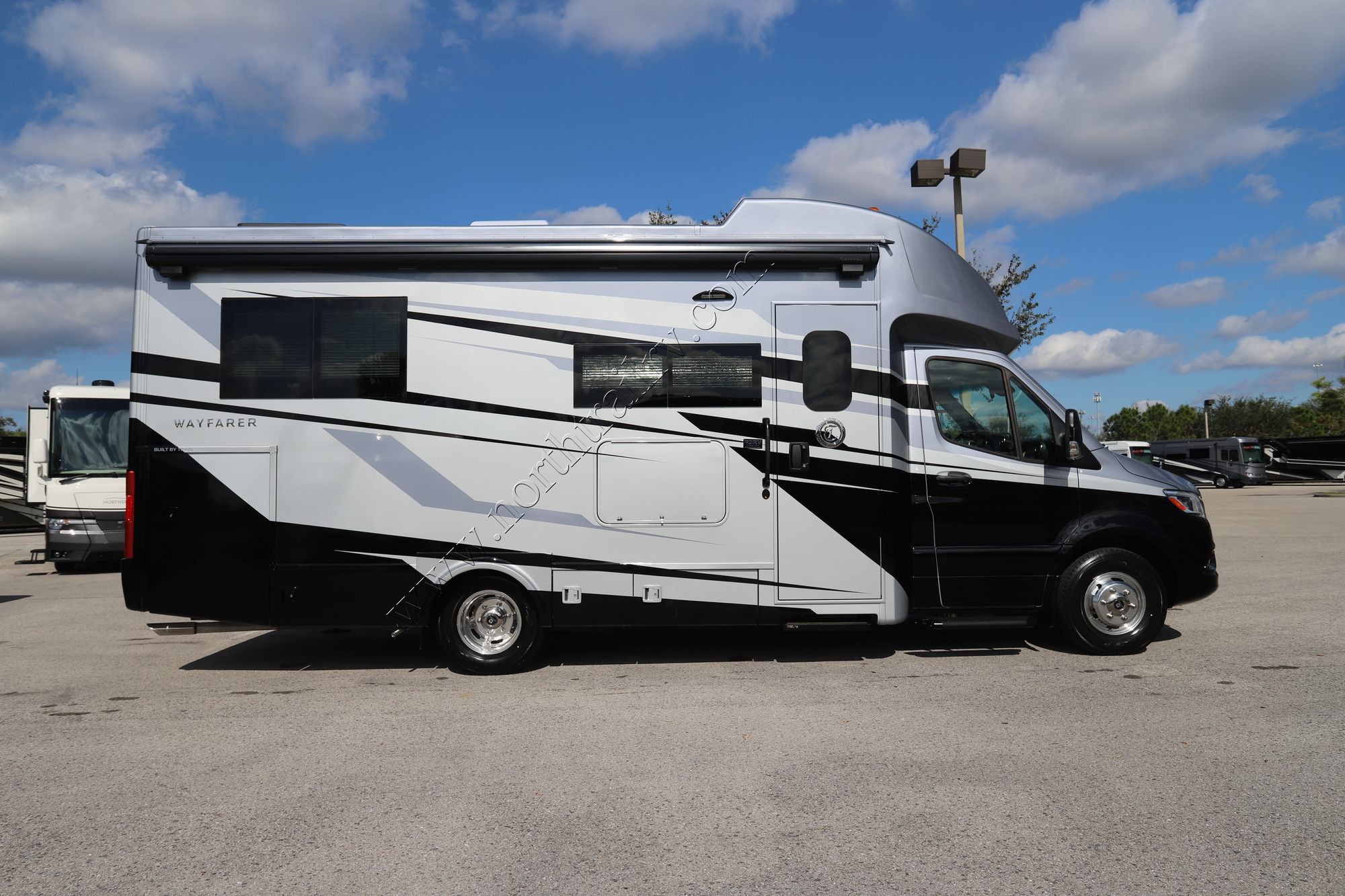 New 2025 Tiffin Motor Homes Wayfarer 25XLW Class C  For Sale