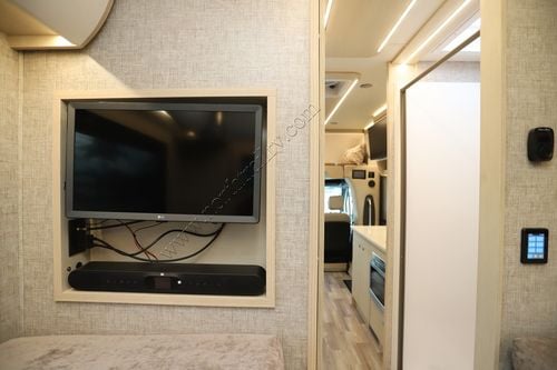 2025 Tiffin Motor Homes Wayfarer 25XLW Class C