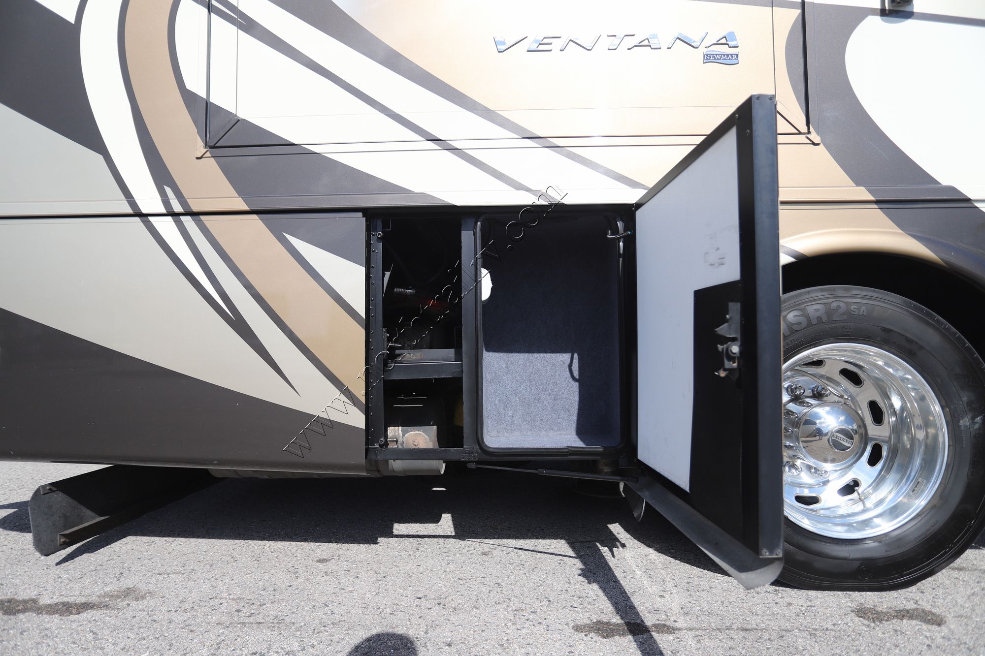 Used 2016 Newmar Ventana 3436 Class A  For Sale