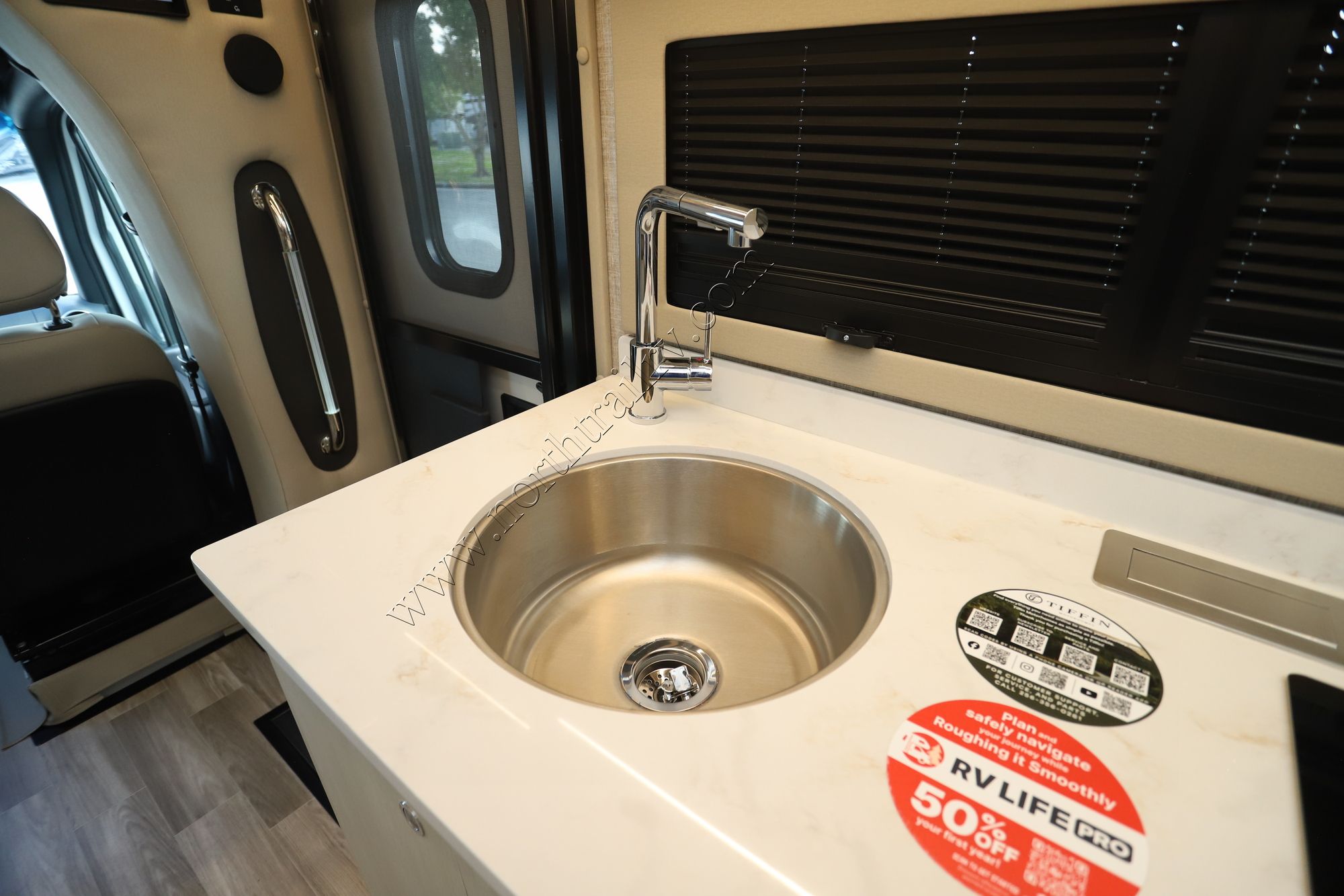 New 2025 Tiffin Motor Homes Wayfarer 25XLW Class C  For Sale