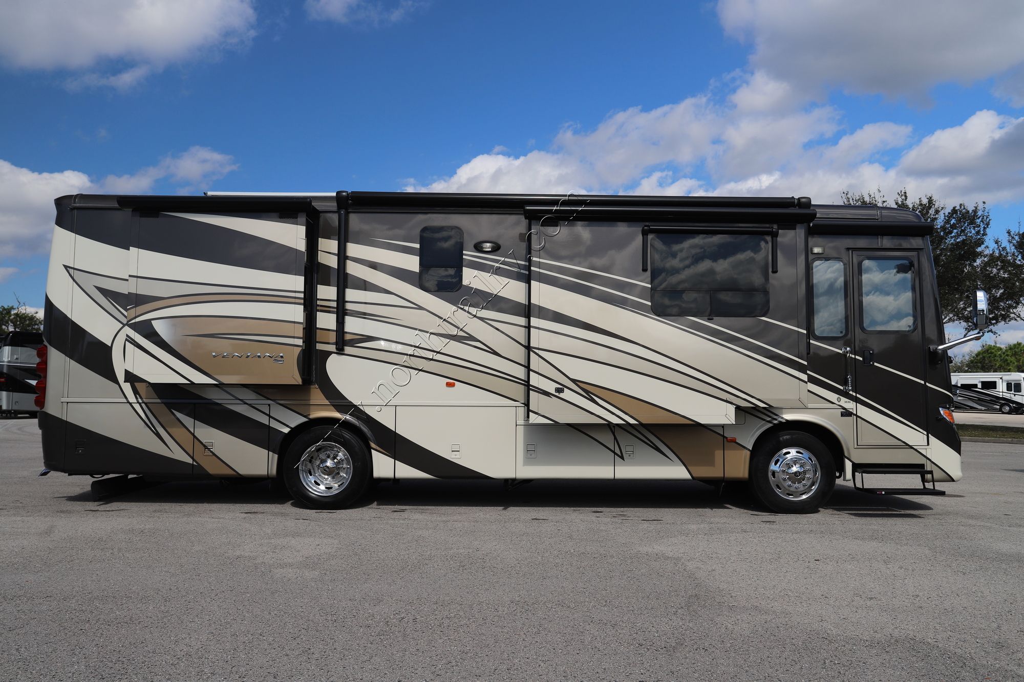 Used 2016 Newmar Ventana 3436 Class A  For Sale