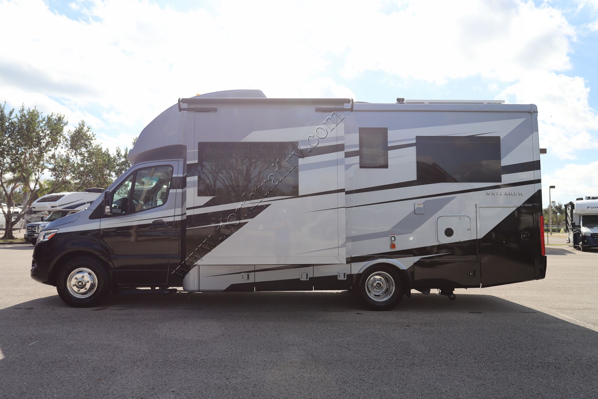 New 2025 Tiffin Motor Homes Wayfarer 25XLW Class C  For Sale