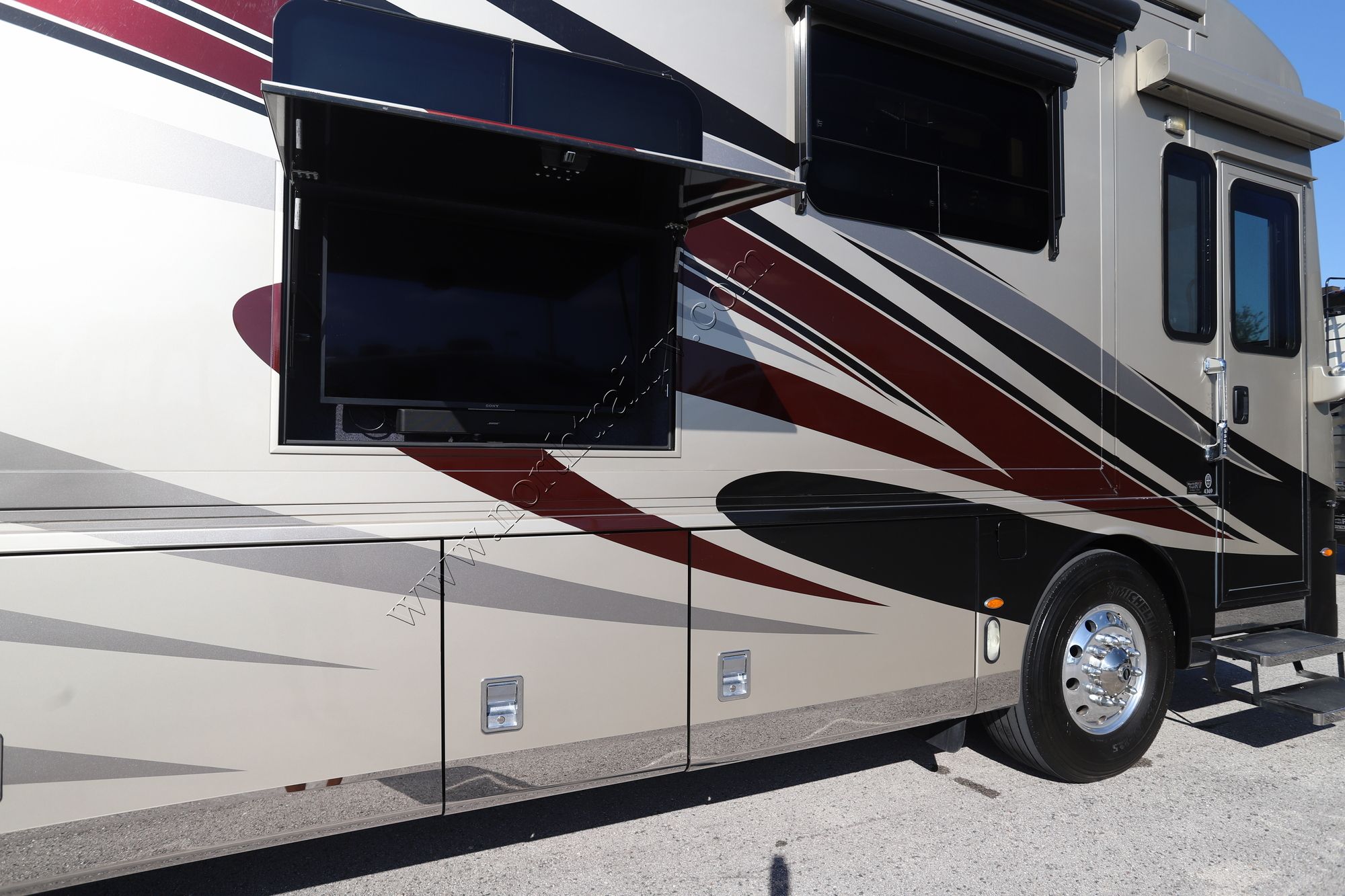 Used 2019 Newmar Dutch Star 4369 Class A  For Sale