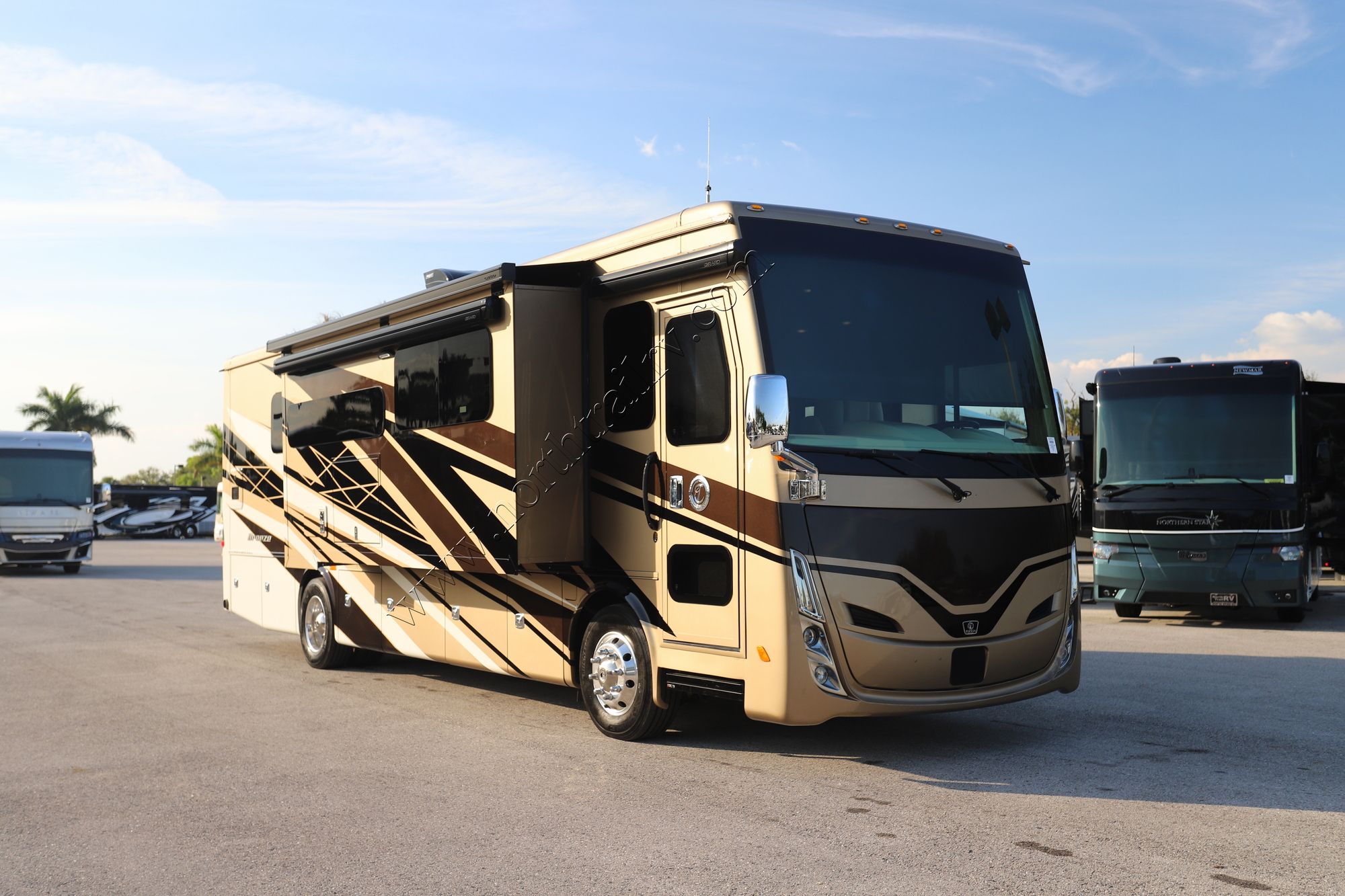 Used 2025 Tiffin Motor Homes Breeze 33BR Class A  For Sale