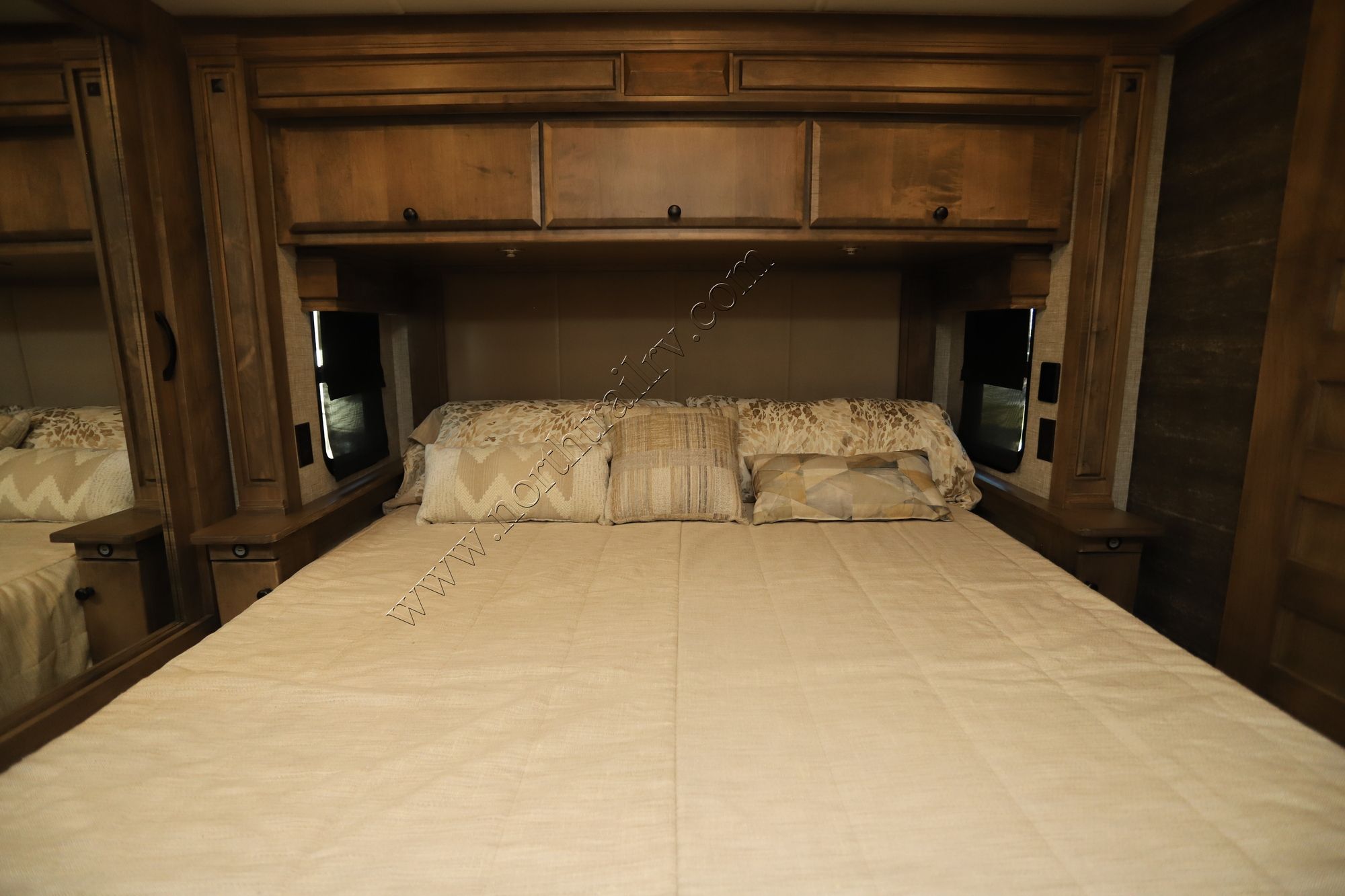 Used 2025 Tiffin Motor Homes Breeze 33BR Class A  For Sale
