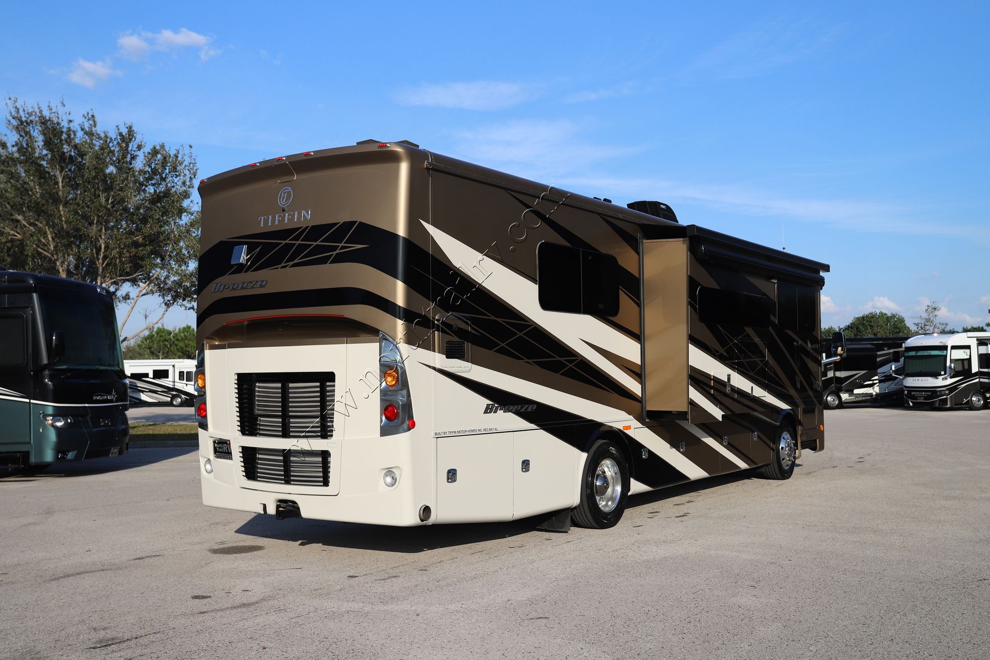 Used 2025 Tiffin Motor Homes Breeze 33BR Class A  For Sale