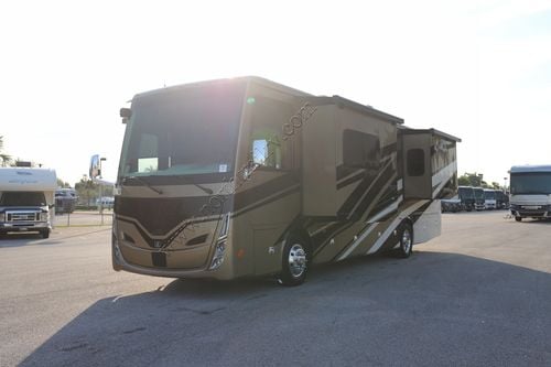 2025 Tiffin Motor Homes Breeze 33BR