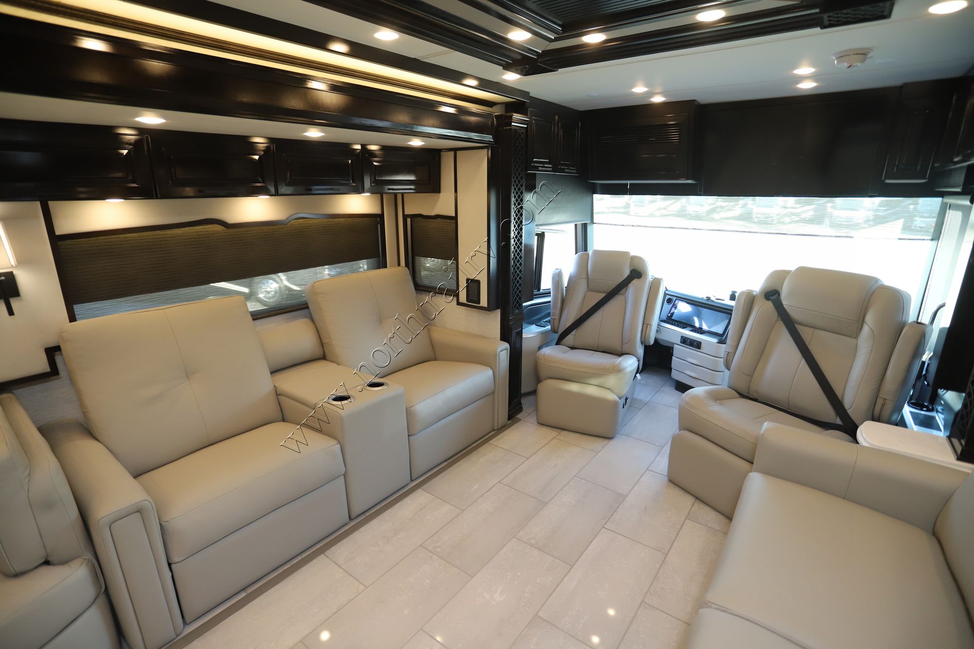 New 2025 Newmar London Aire 4595 Class A  For Sale